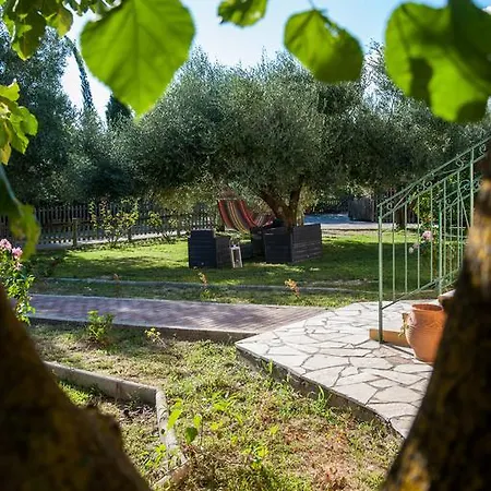 Leventis Complex With Sharing Pool Villa Szpartiá