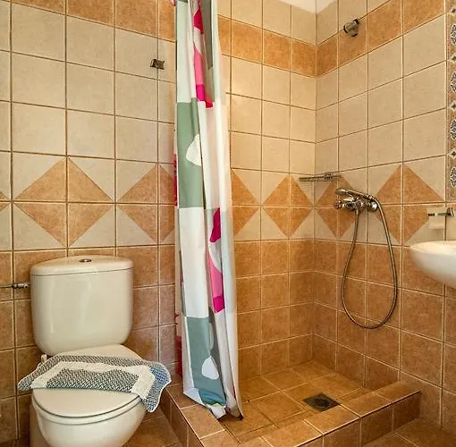 Leventis Complex With Sharing Pool * سبارتيا