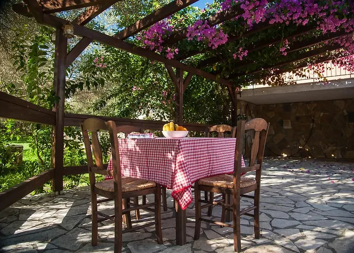 Leventis Complex With Sharing Pool * سبارتيا