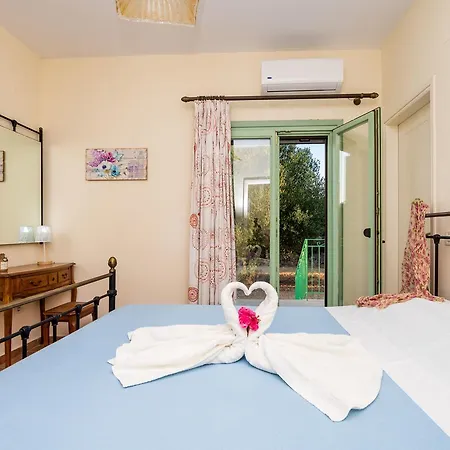 Villa Leventis Complex With Sharing Pool Spartia