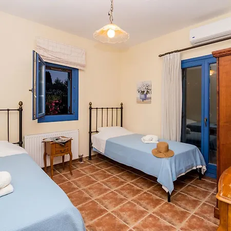 Villa Leventis Complex With Sharing Pool *